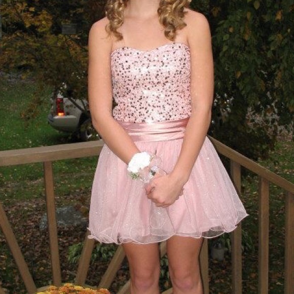 Homecoming dress - Picture 4 of 4